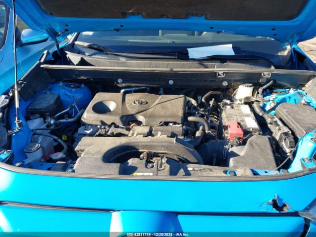 Toyota RAV4 Le Image 11