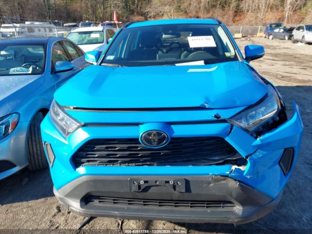 Toyota RAV4 Le Image 6