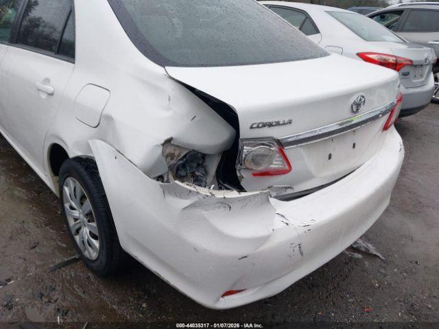 Toyota Corolla Le Image 9