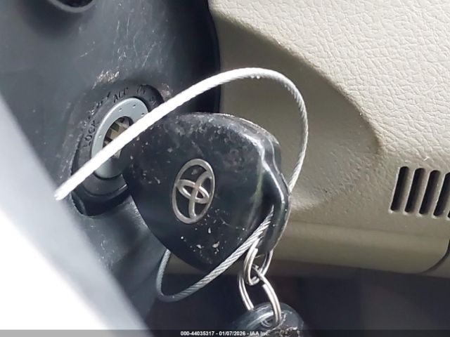 Toyota Corolla Le Image 10