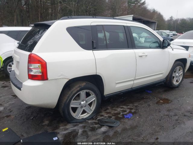 Jeep Compass Sport Image 2