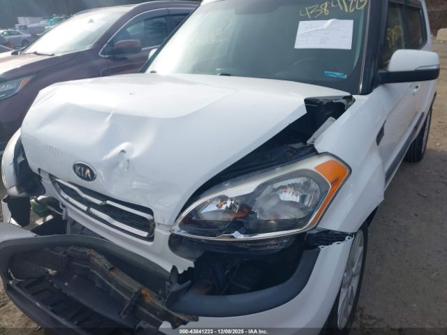 Kia Soul + Image 10