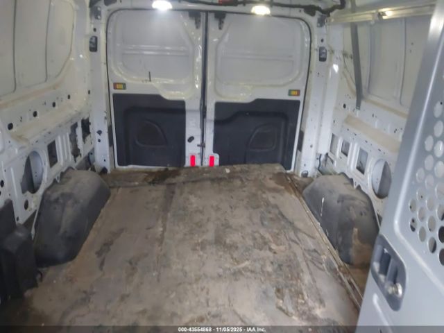 Ford Transit Image 8