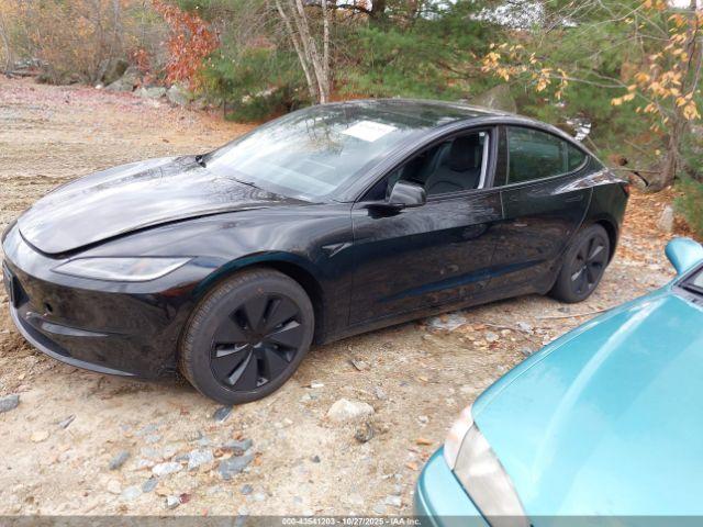 Tesla Model 3 Long Range All-wheel Drive Image 8
