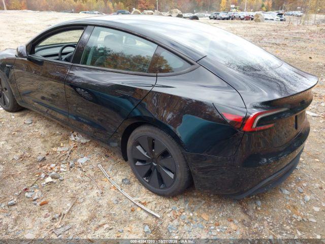 Tesla Model 3 Long Range All-wheel Drive Image 10