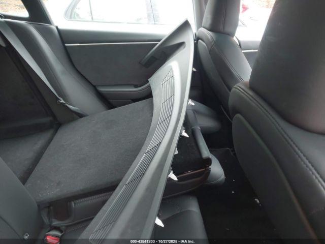 Tesla Model 3 Long Range All-wheel Drive Image 12