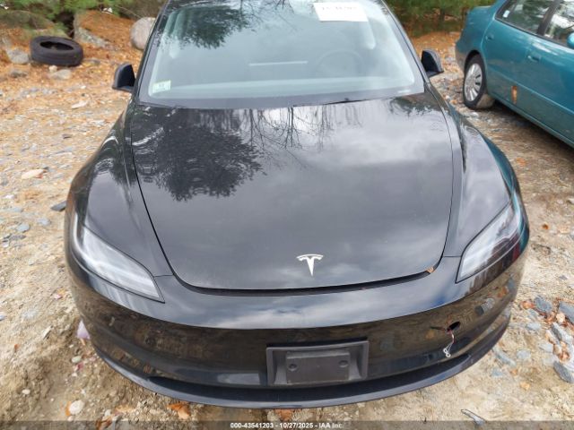 Tesla Model 3 Long Range All-wheel Drive Image 13