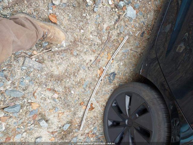 Tesla Model 3 Long Range All-wheel Drive Image 4