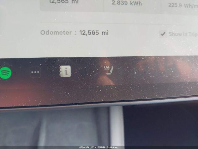 Tesla Model 3 Long Range All-wheel Drive Image 17