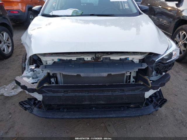 Subaru Impreza Base 5-door Image 8