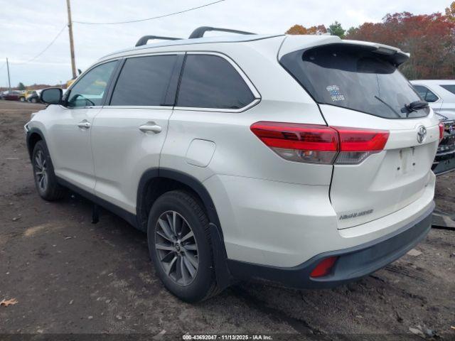 Toyota Highlander Xle Image 3