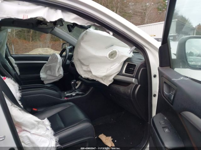 Toyota Highlander Xle Image 8