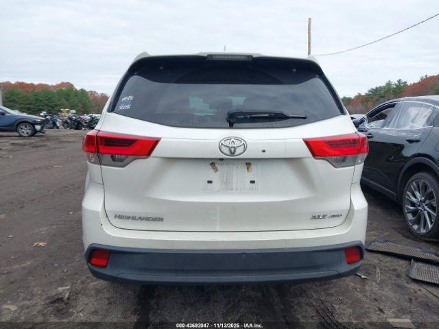 Toyota Highlander Xle Image 14