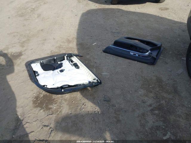 Ford Explorer Xlt Image 9