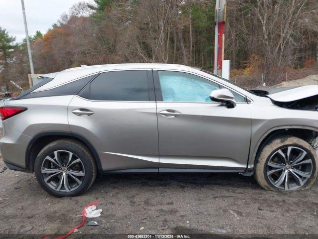 Lexus RX Image 12