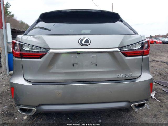 Lexus RX Image 15