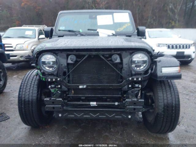 Jeep Wrangler Unlimited High Altitude 4x4 Image 8