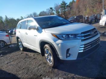  Salvage Toyota Highlander