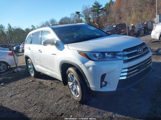  Salvage Toyota Highlander