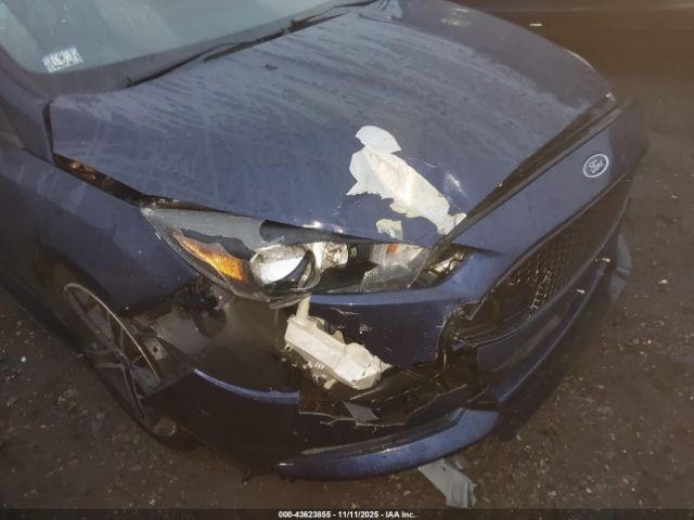 Ford Focus St Image 9