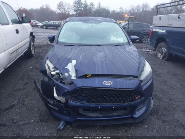 Ford Focus St Image 6