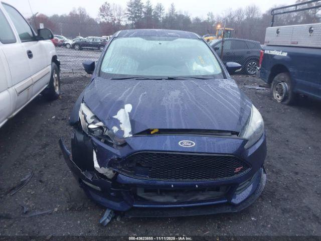 Ford Focus St Image 6