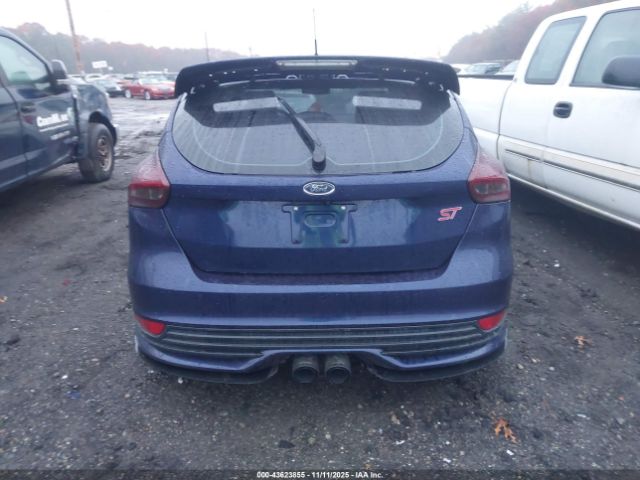 Ford Focus St Image 13