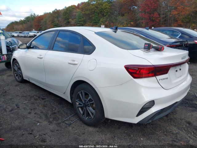 Kia Forte Lxs Image 4