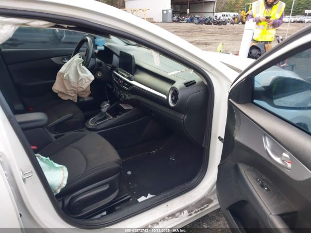 Kia Forte Lxs Image 13