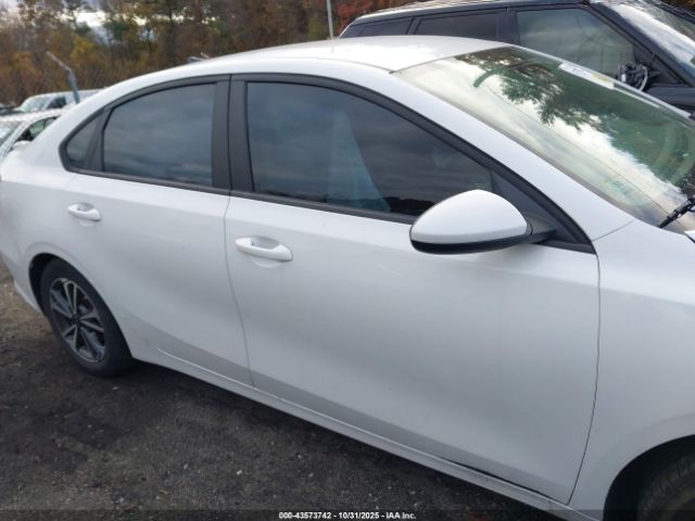 Kia Forte Lxs Image 10