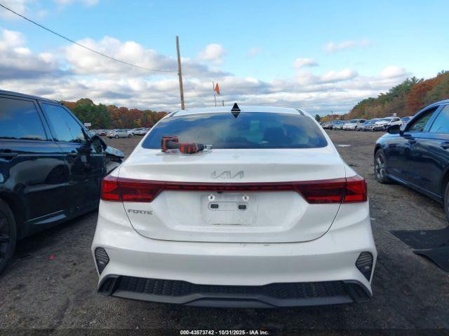 Kia Forte Lxs Image 15