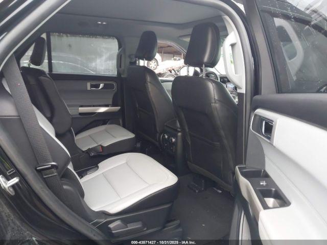 Ford Explorer Xlt Image 13