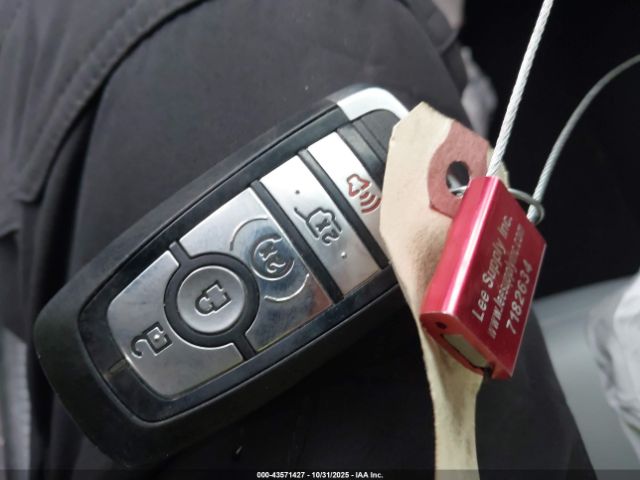 Ford Explorer Xlt Image 2