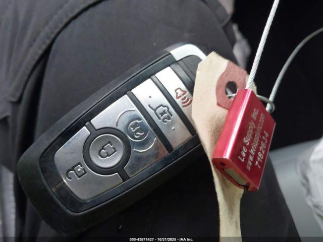 Ford Explorer Xlt Image 2