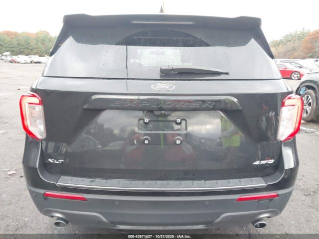 Ford Explorer Xlt Image 8