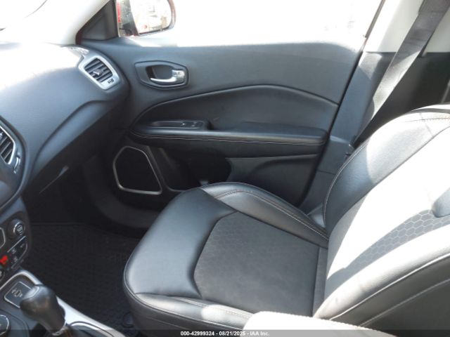 Jeep Compass Latitude 4x4 Image 14