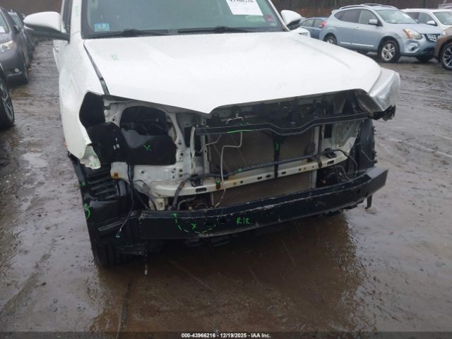 Toyota 4Runner Limited Image 8