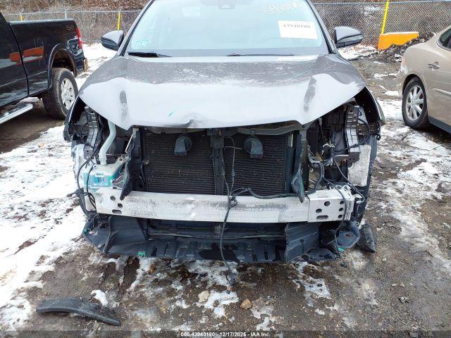 Toyota Highlander Xle Image 2