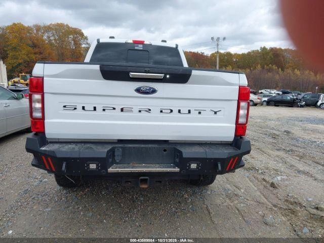 Ford F-250 Lariat Image 13