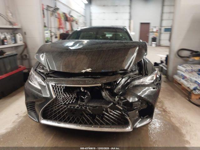 Lexus LS Image 13