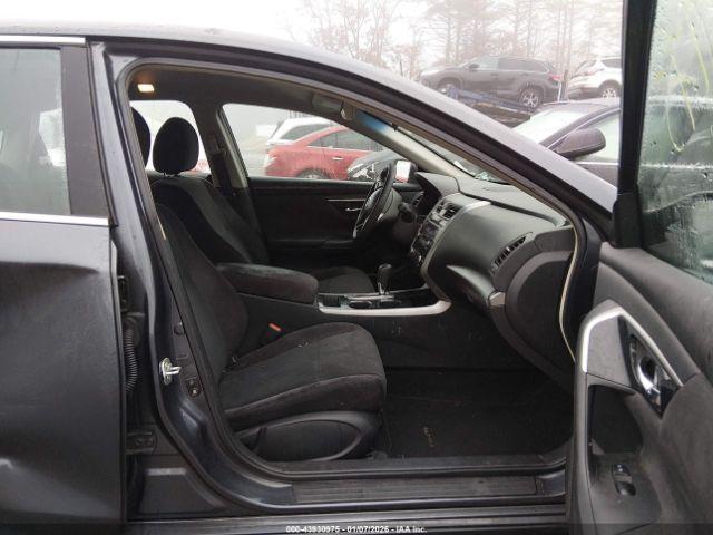 Nissan Altima 2.5 S Image 4