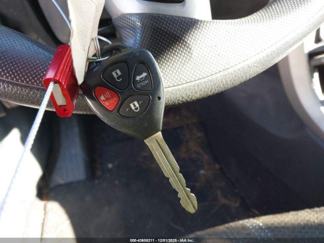 Toyota Corolla S Image 2