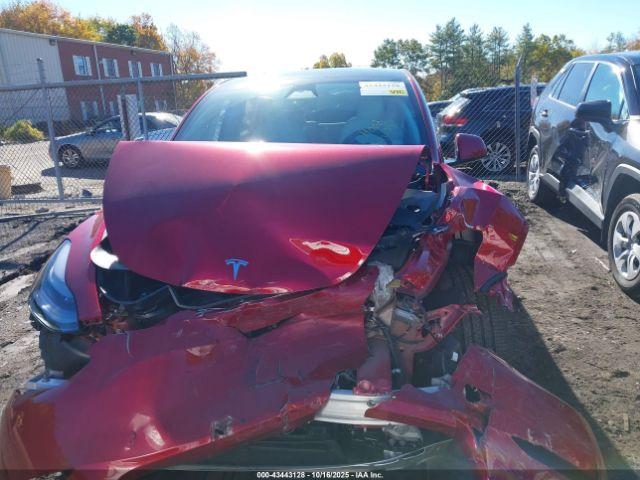 Tesla Model Y Long Range Dual Motor All-wheel Drive Image 12