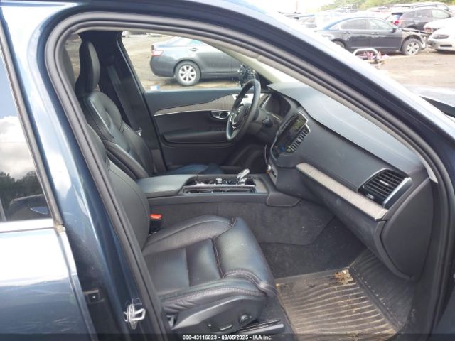 Volvo XC90 B6 Ultimate Bright Theme 7-seater Image 3