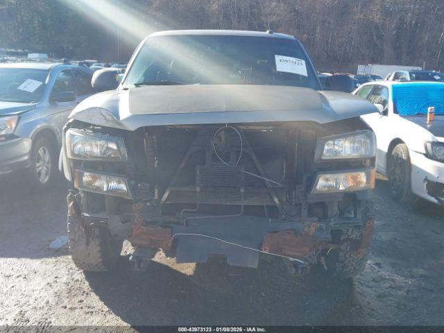 Chevrolet Silverado 2500 Lt Image 6