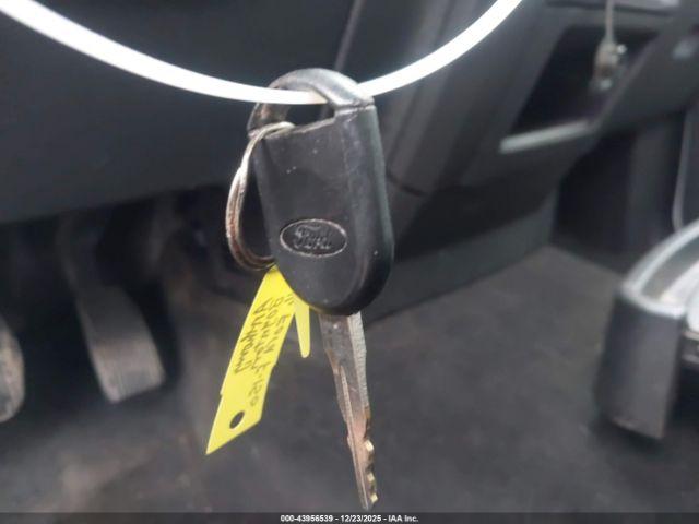 Ford F-150 Xl Image 12